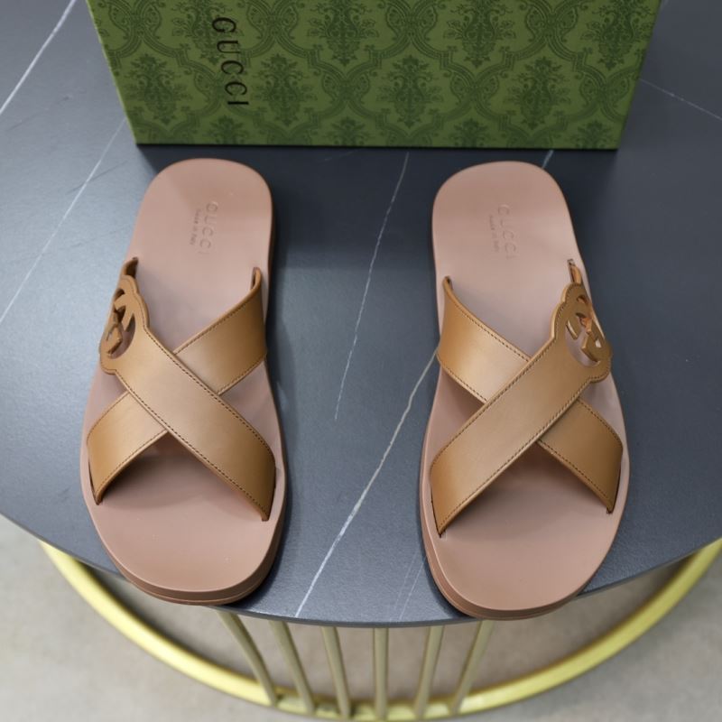 G*u*i slippers